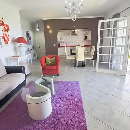 3 Avitaciones 公寓 阿德耶